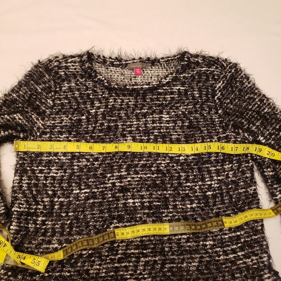 Vince Camuto Petite Fuzzy Crop Sweater - Picture 8 of 12